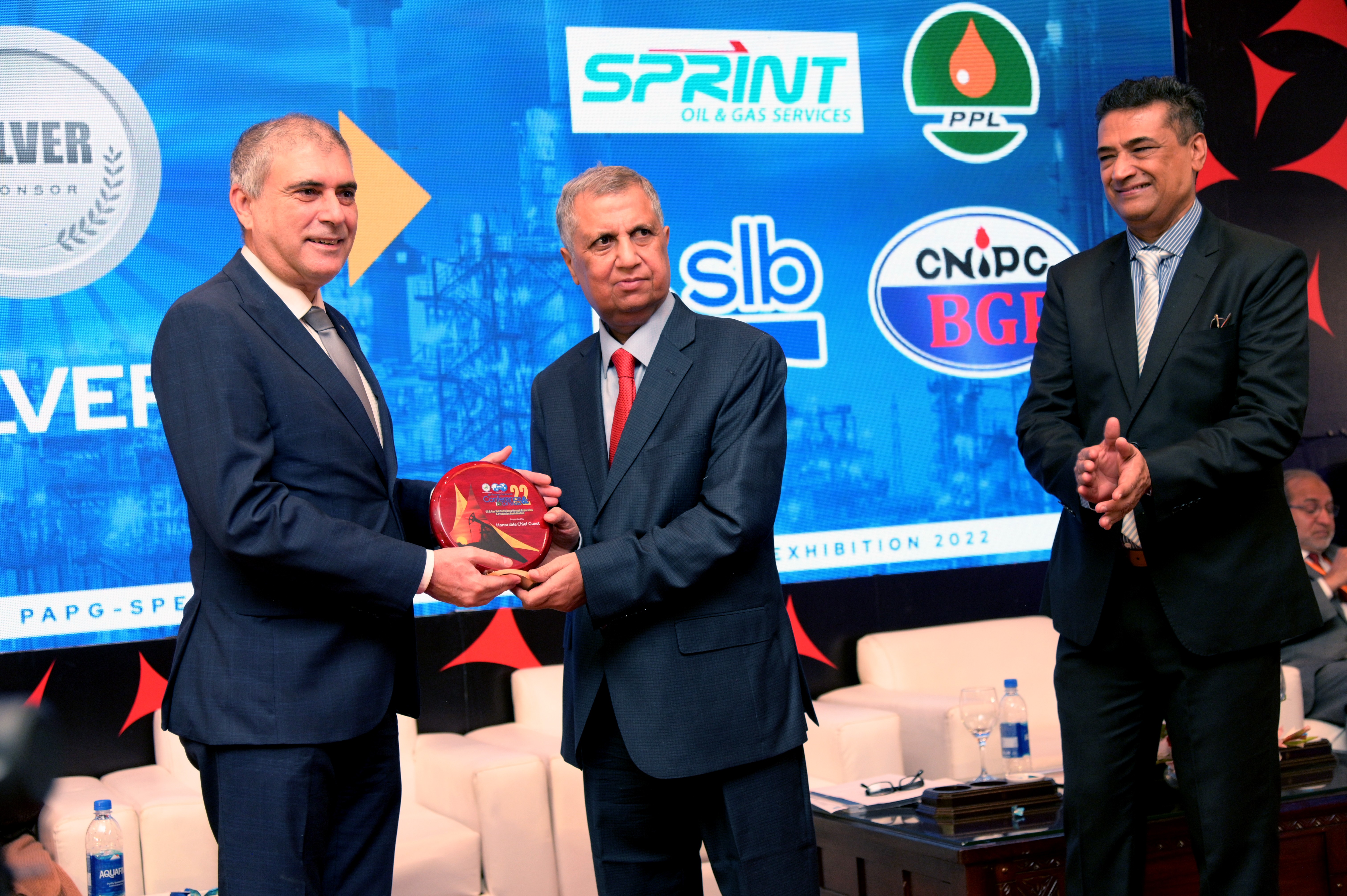 Shields distribution ceremony to the chief guests  at the event of conference and oil show