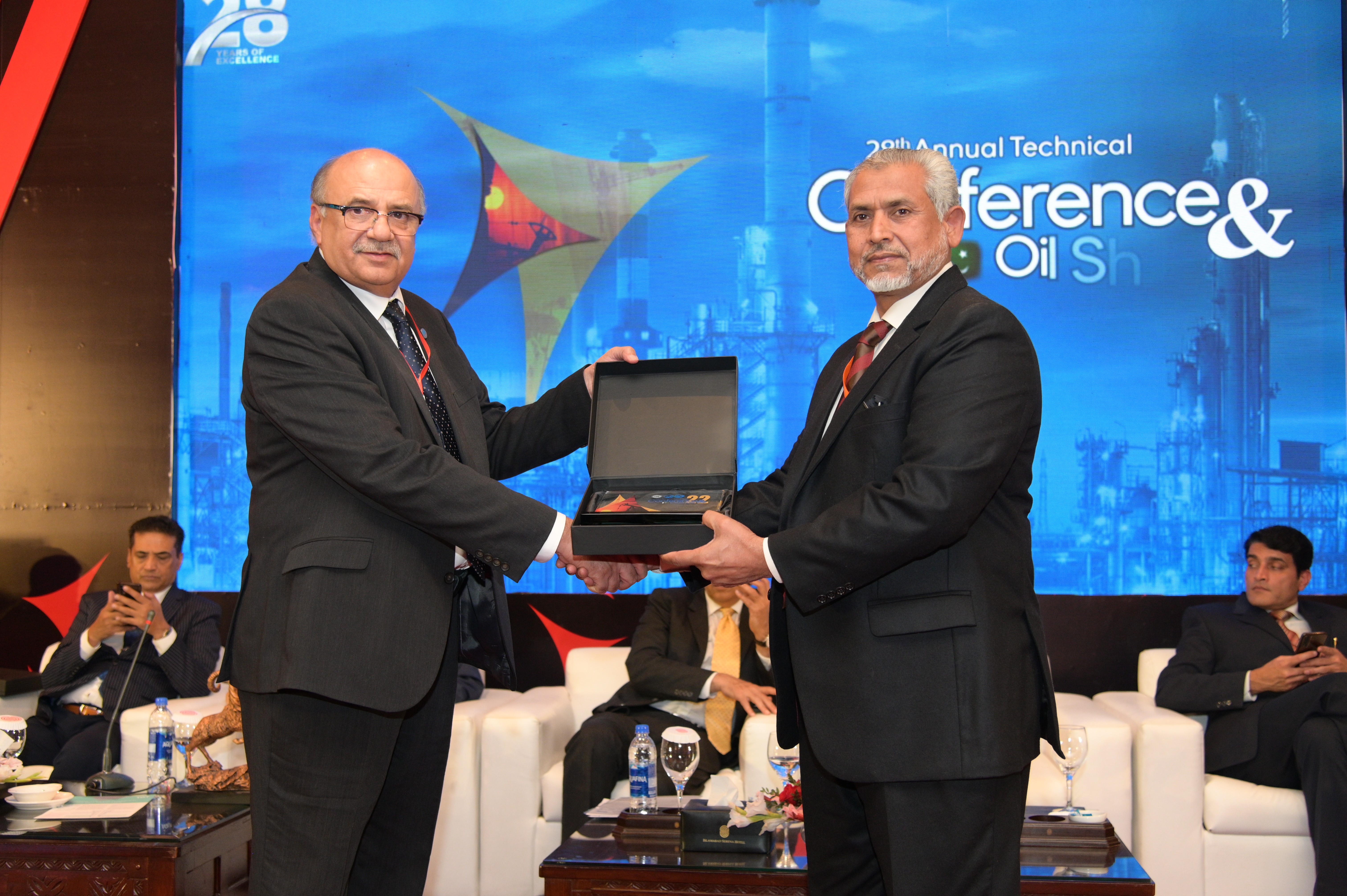 Shields distribution ceremony to the chief guest as a sign of appreciation at the conference