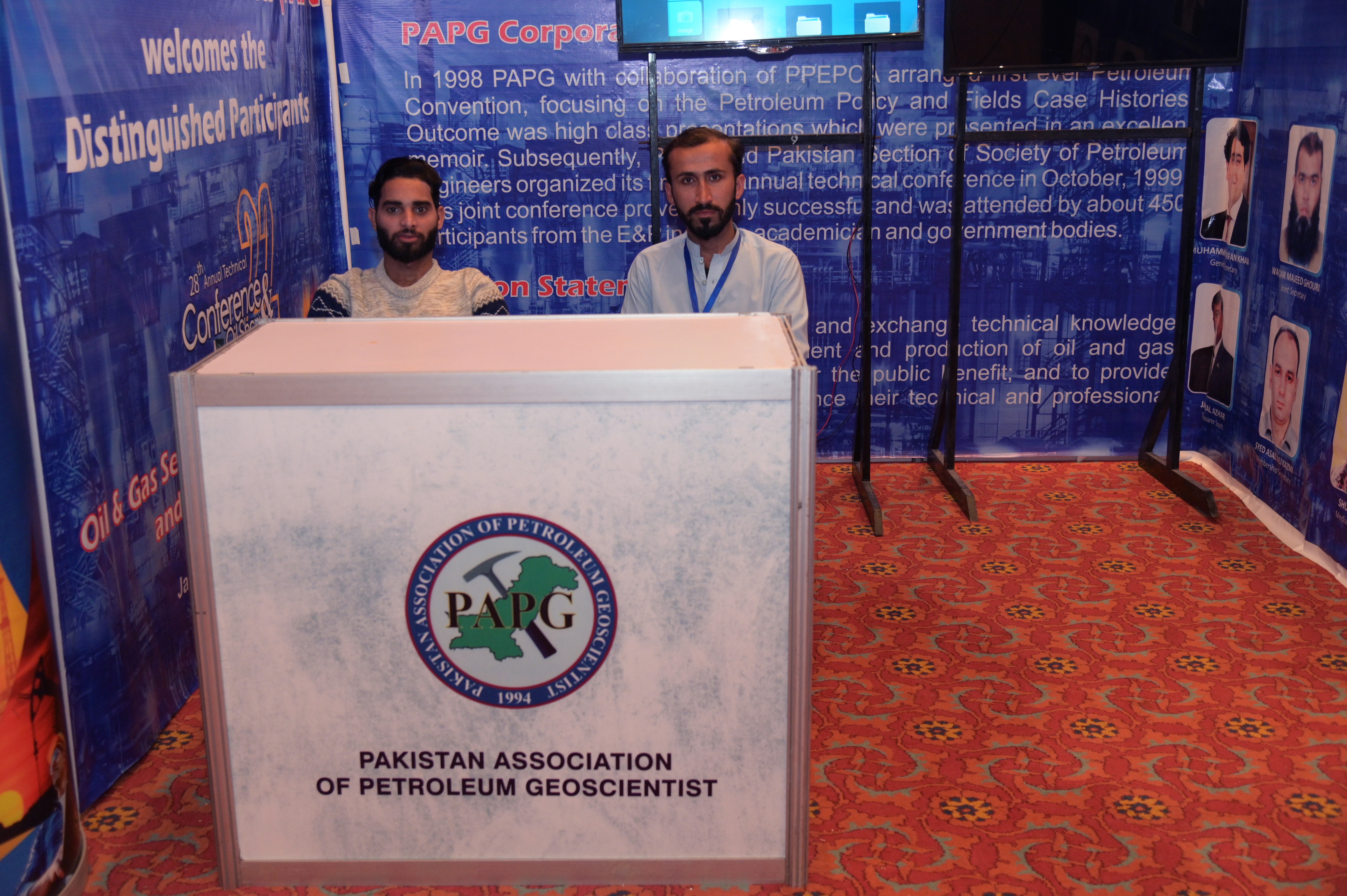 The representers of Pakistan Association of Petroleum Geoscientists (PAPG).