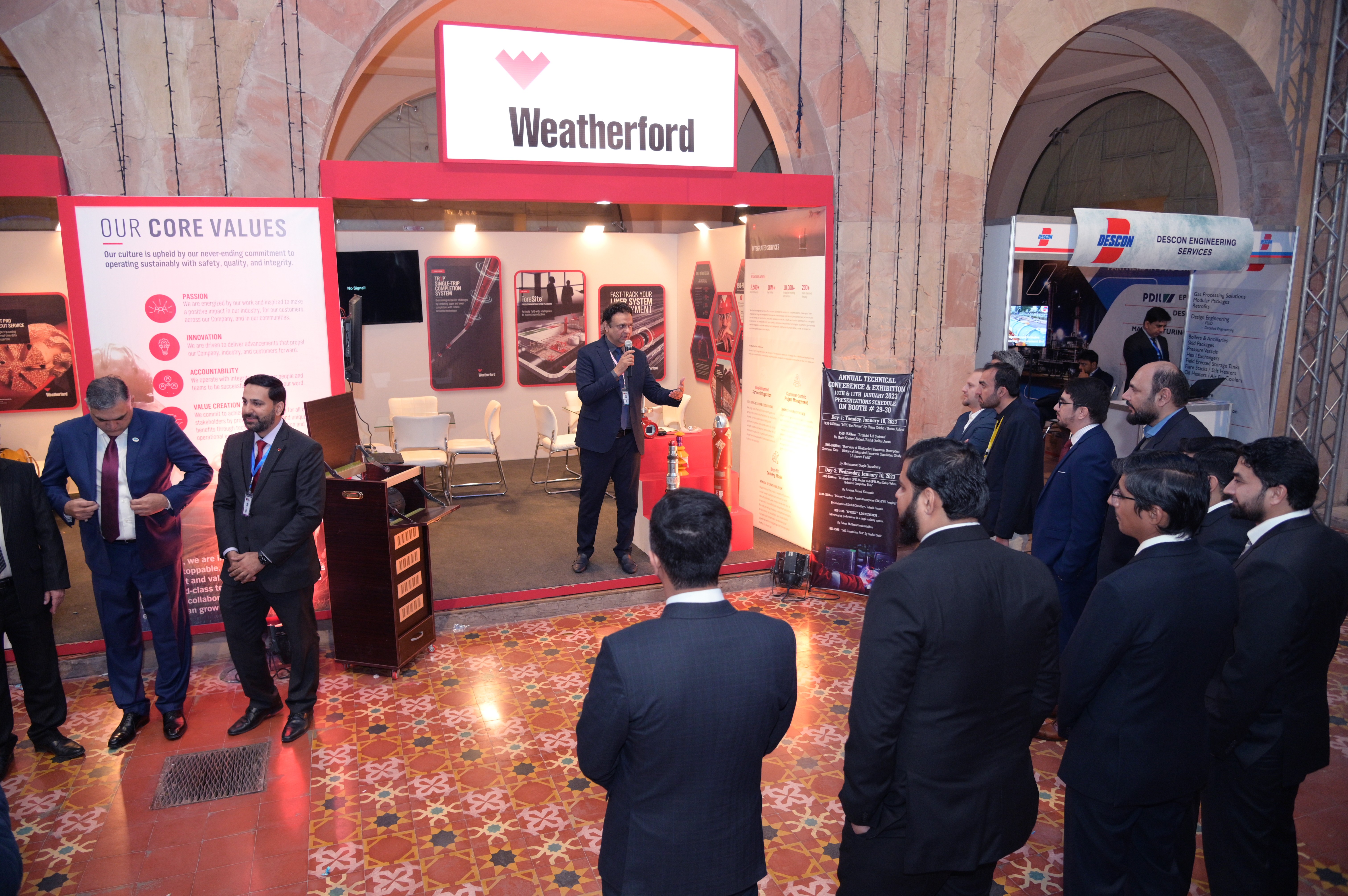 The representer of Weatherford International Oilfield services companybriefing about the company