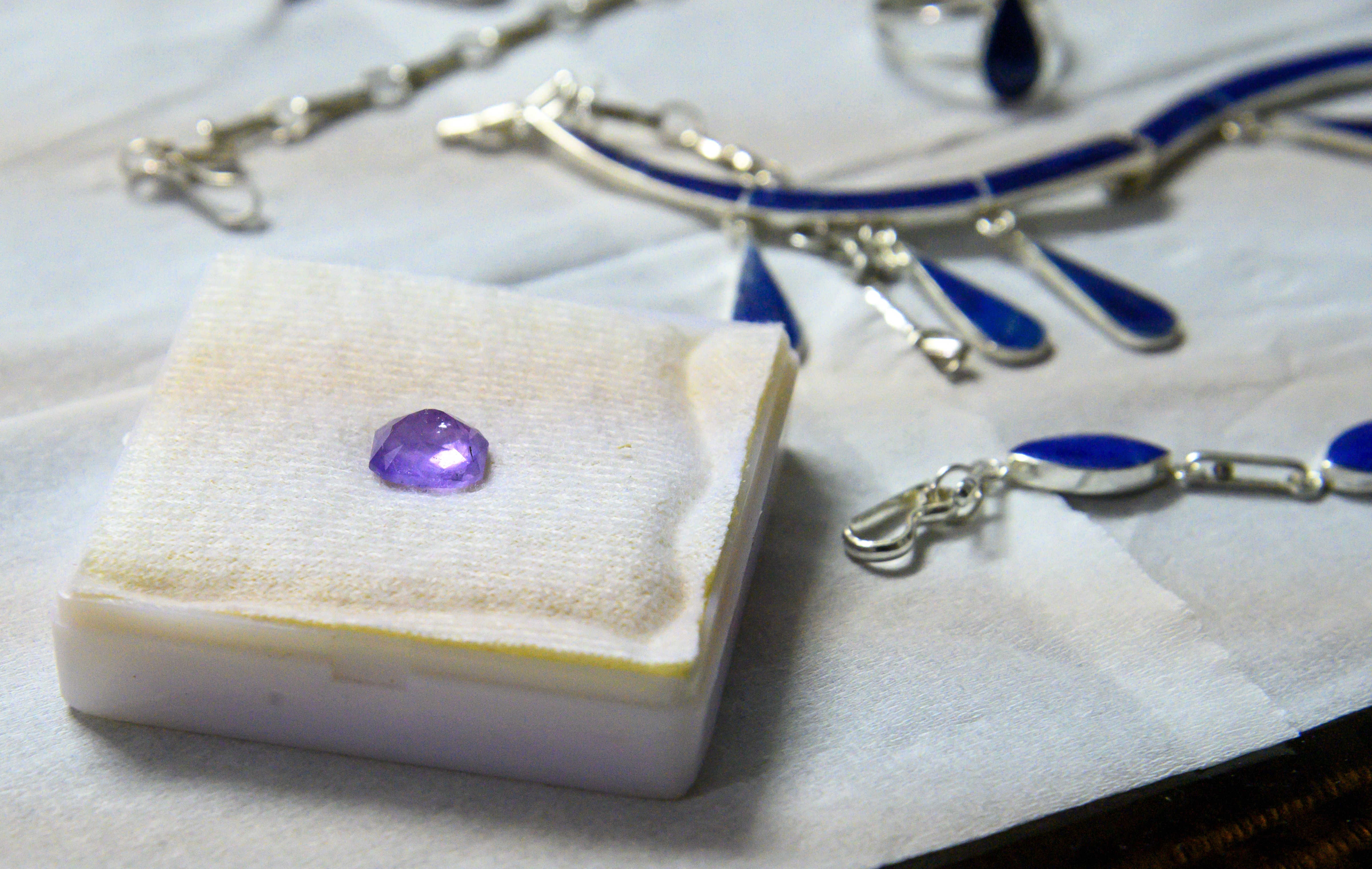 A jewellery made of Amethyst with Lapis lazuli