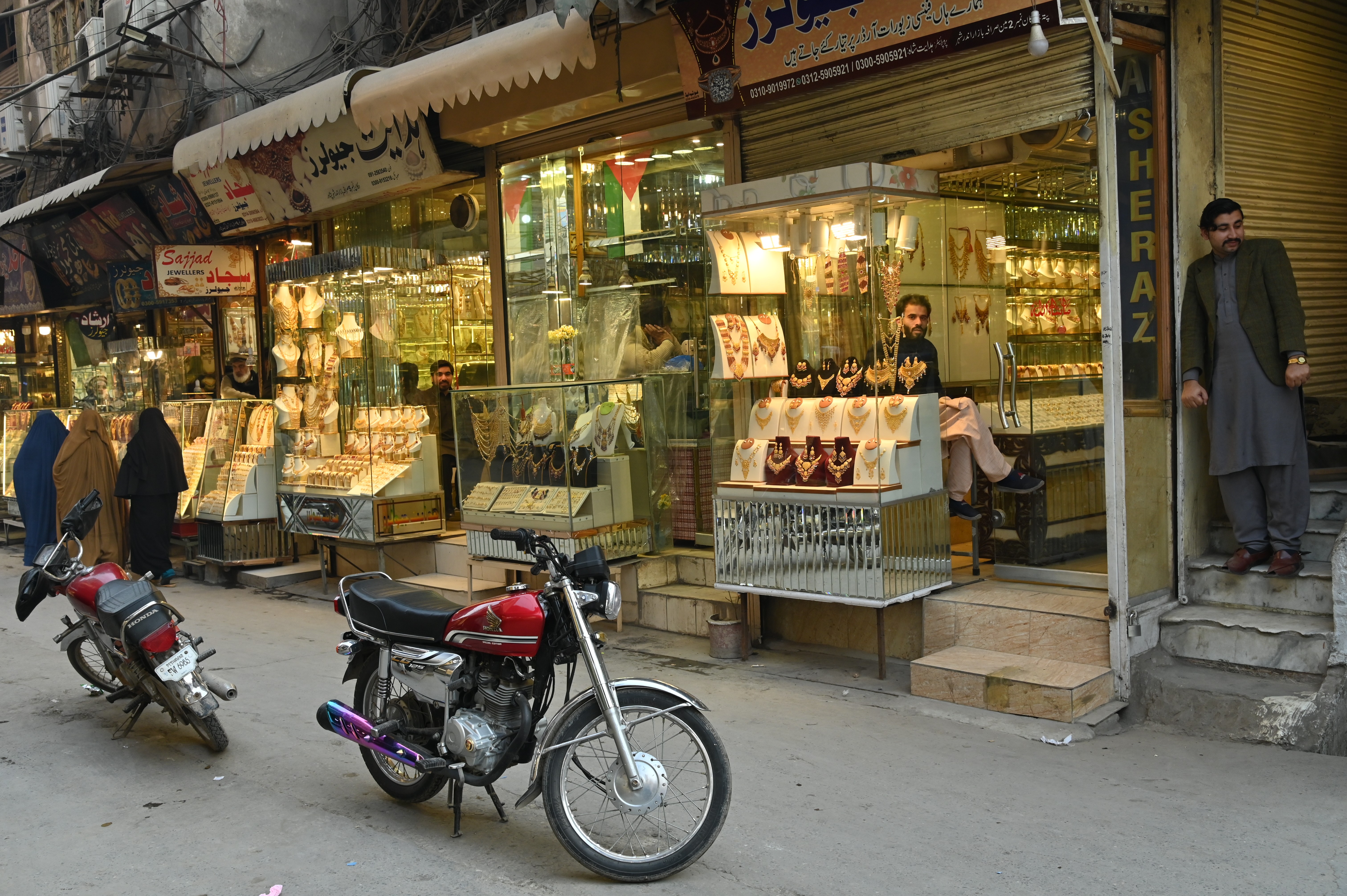 Jewellery shops in interior Peshawar