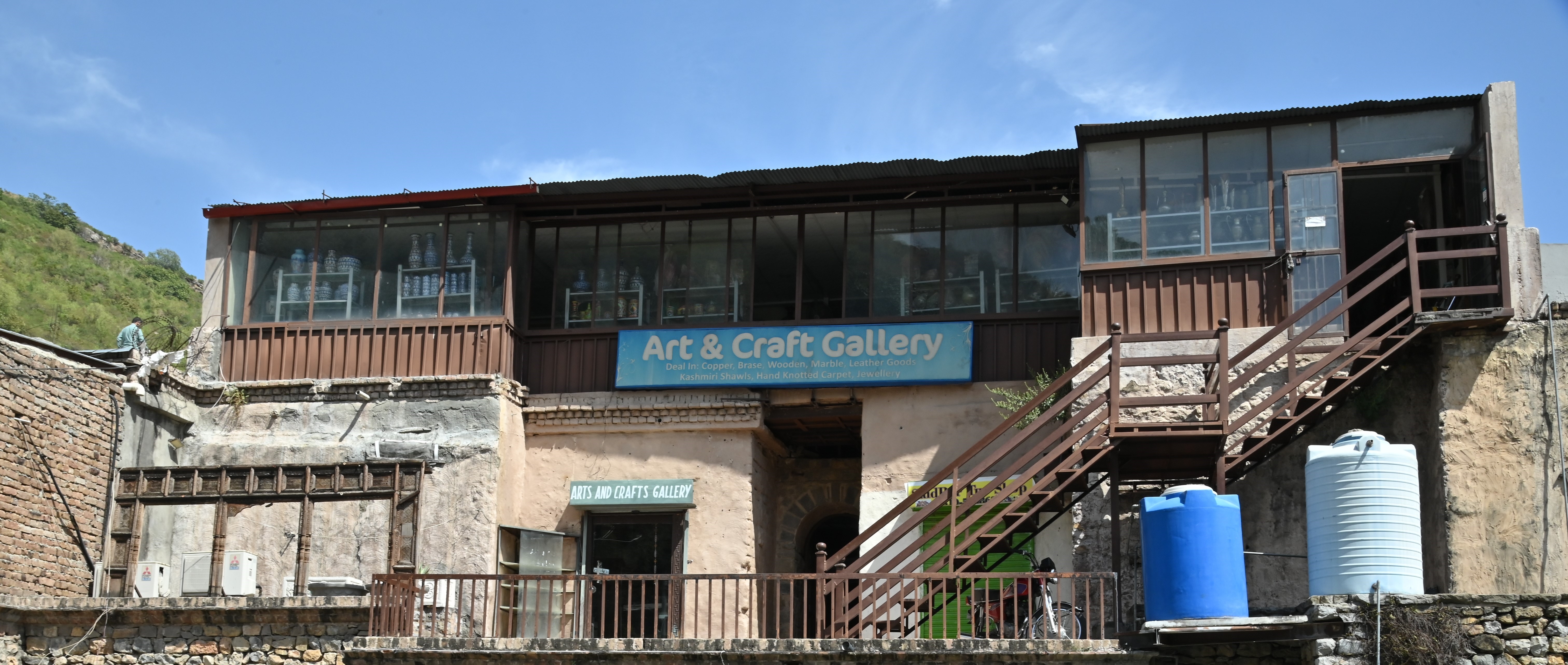 The arts and crafts gallery in Said Pur Village