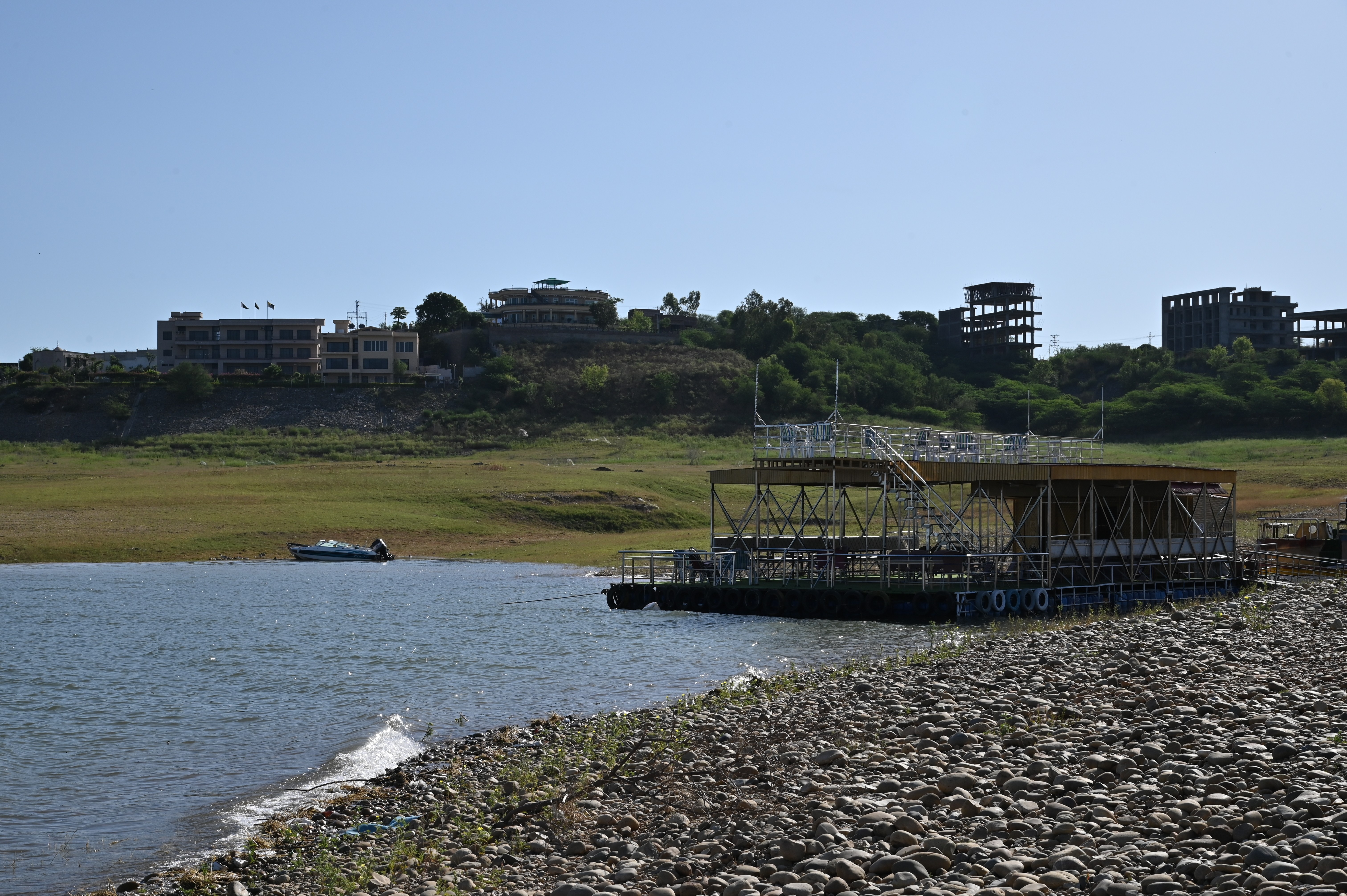 The lake side restaurant