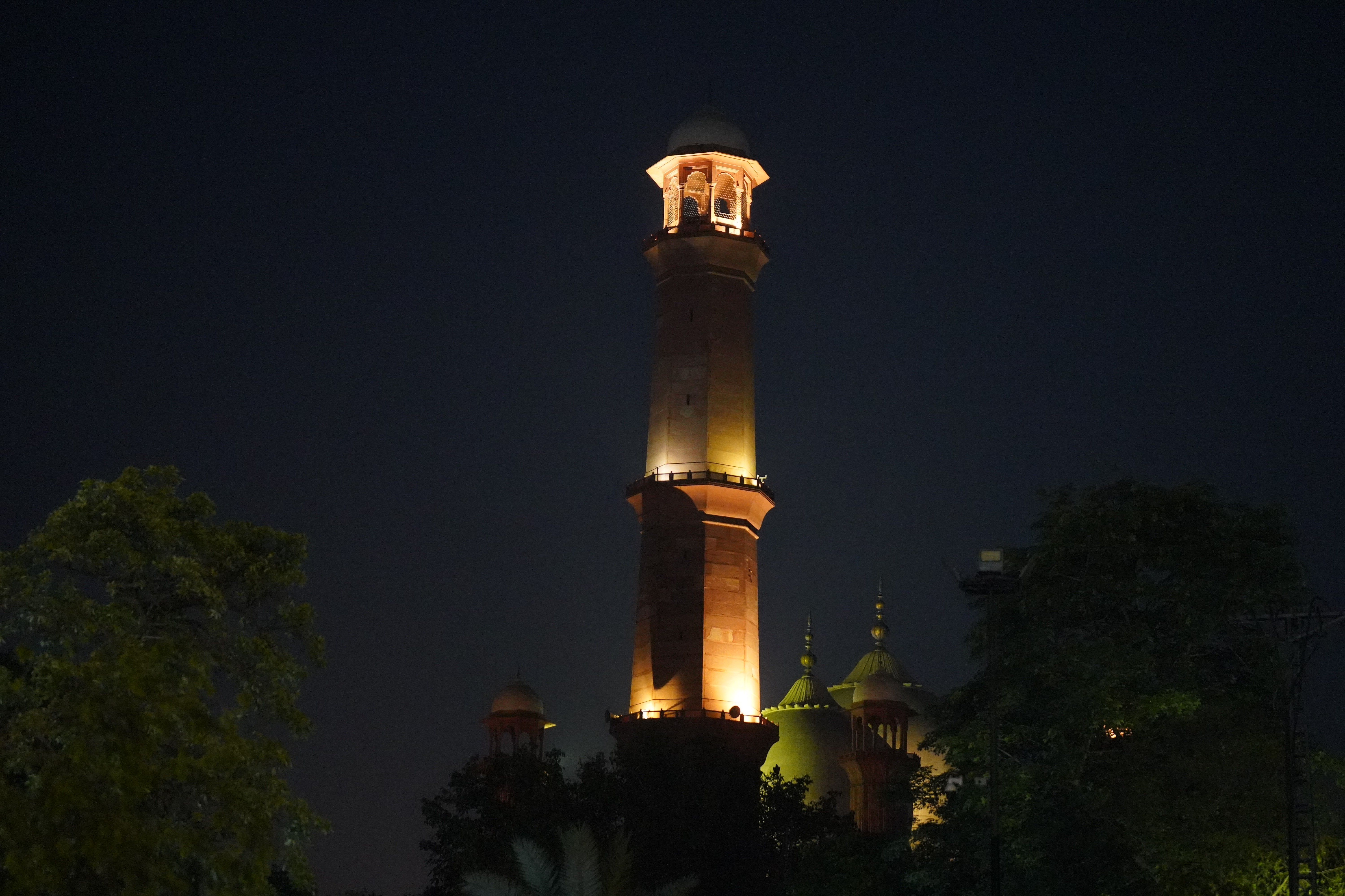 The beautiful view of Badshahi mosque