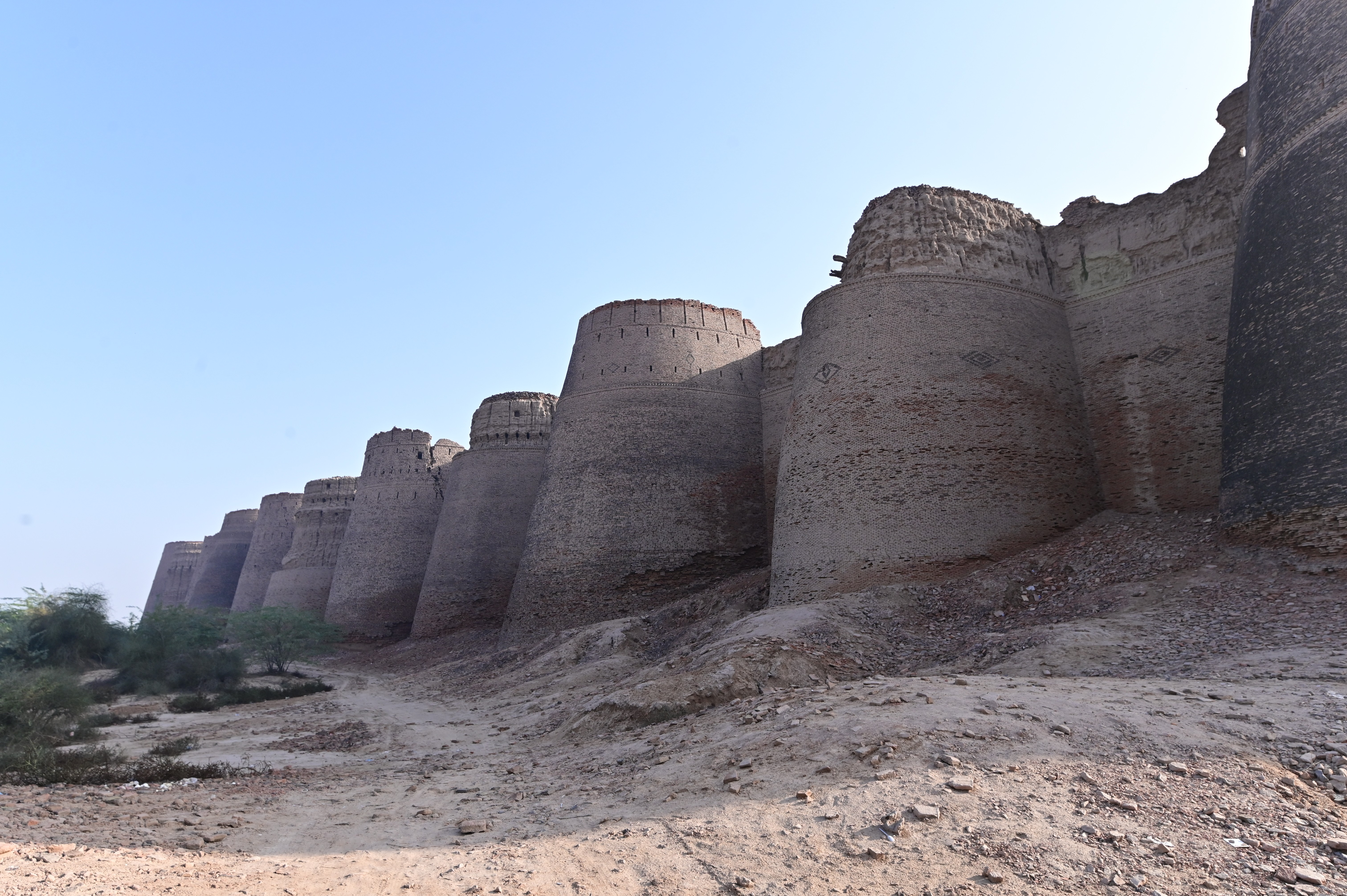 Derawar Fort, with its towering cylindrical bastions