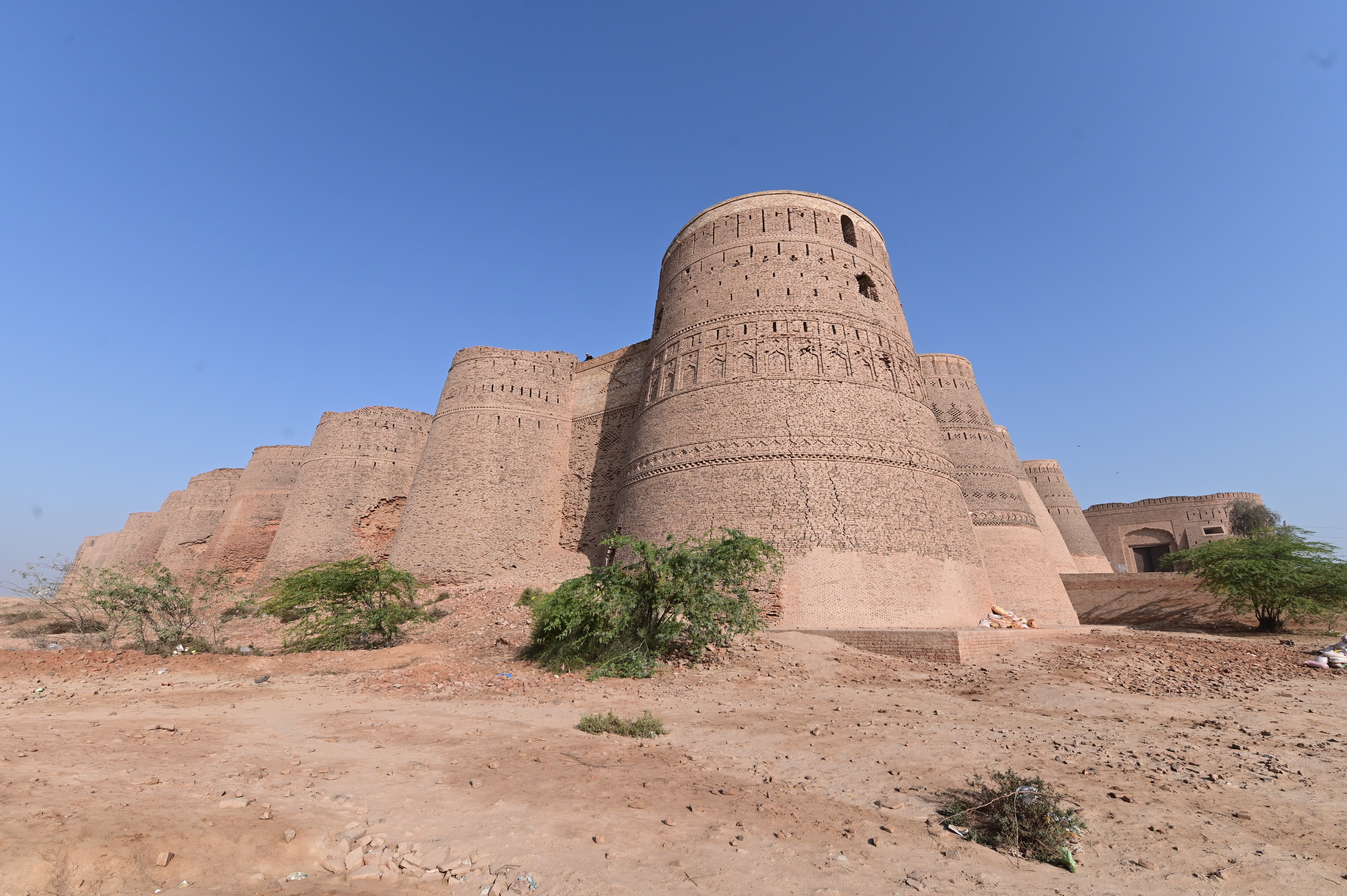 Derawar Fort, with its towering cylindrical bastions