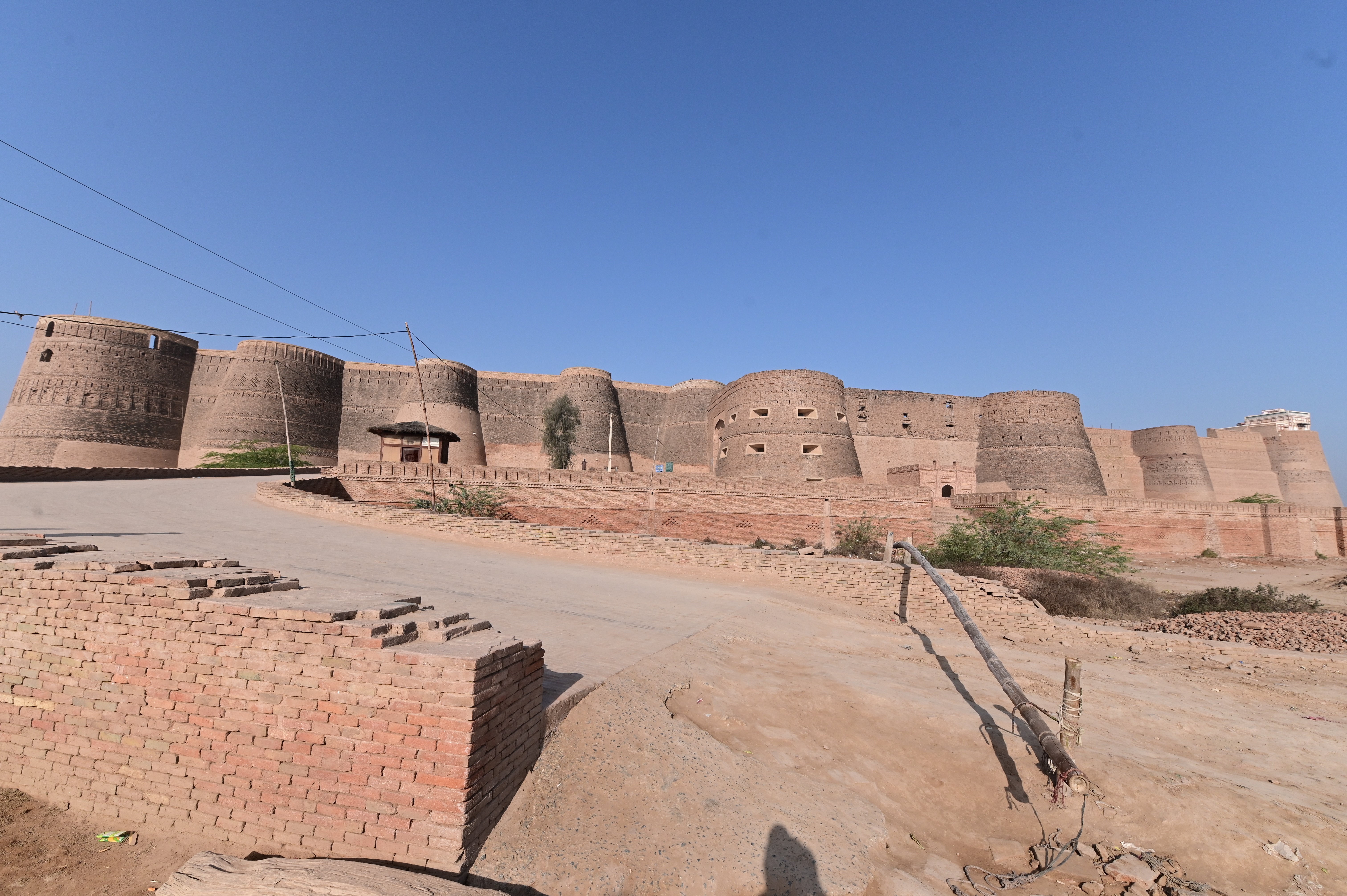 Derawar Fort, with its towering cylindrical bastions