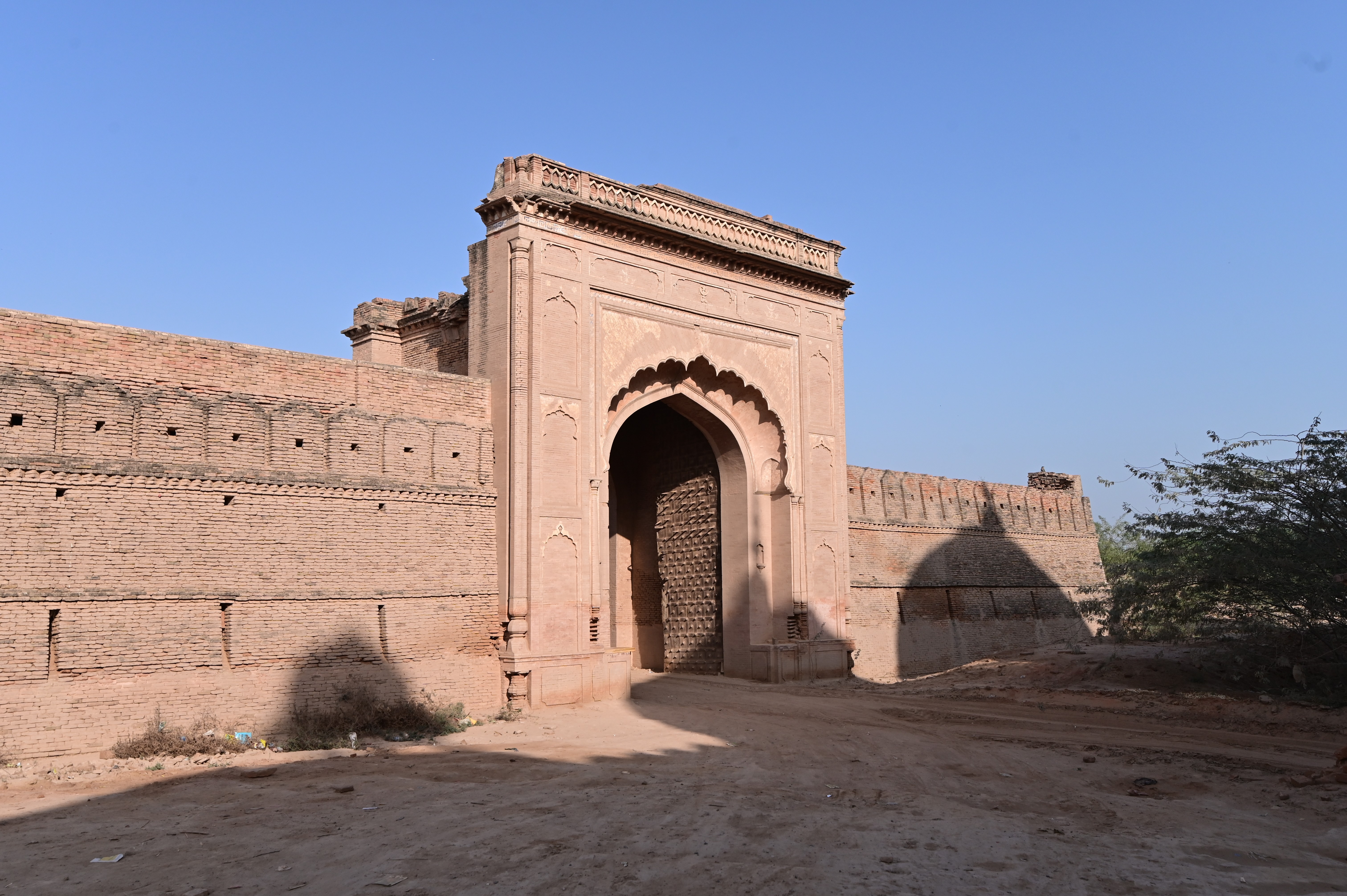 The grand entrance of Derawar Fort