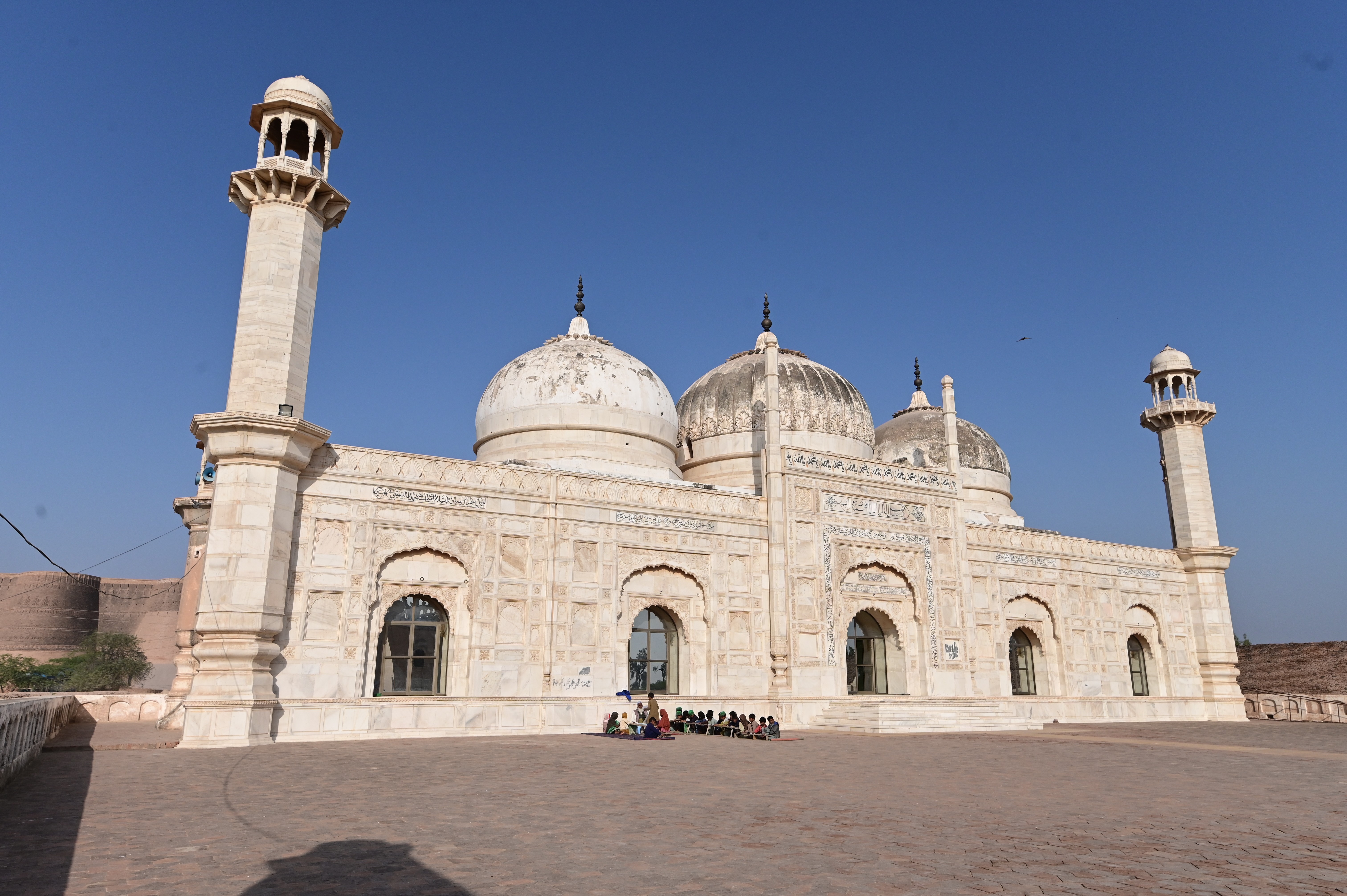 The historic mosque near Derawar Fort