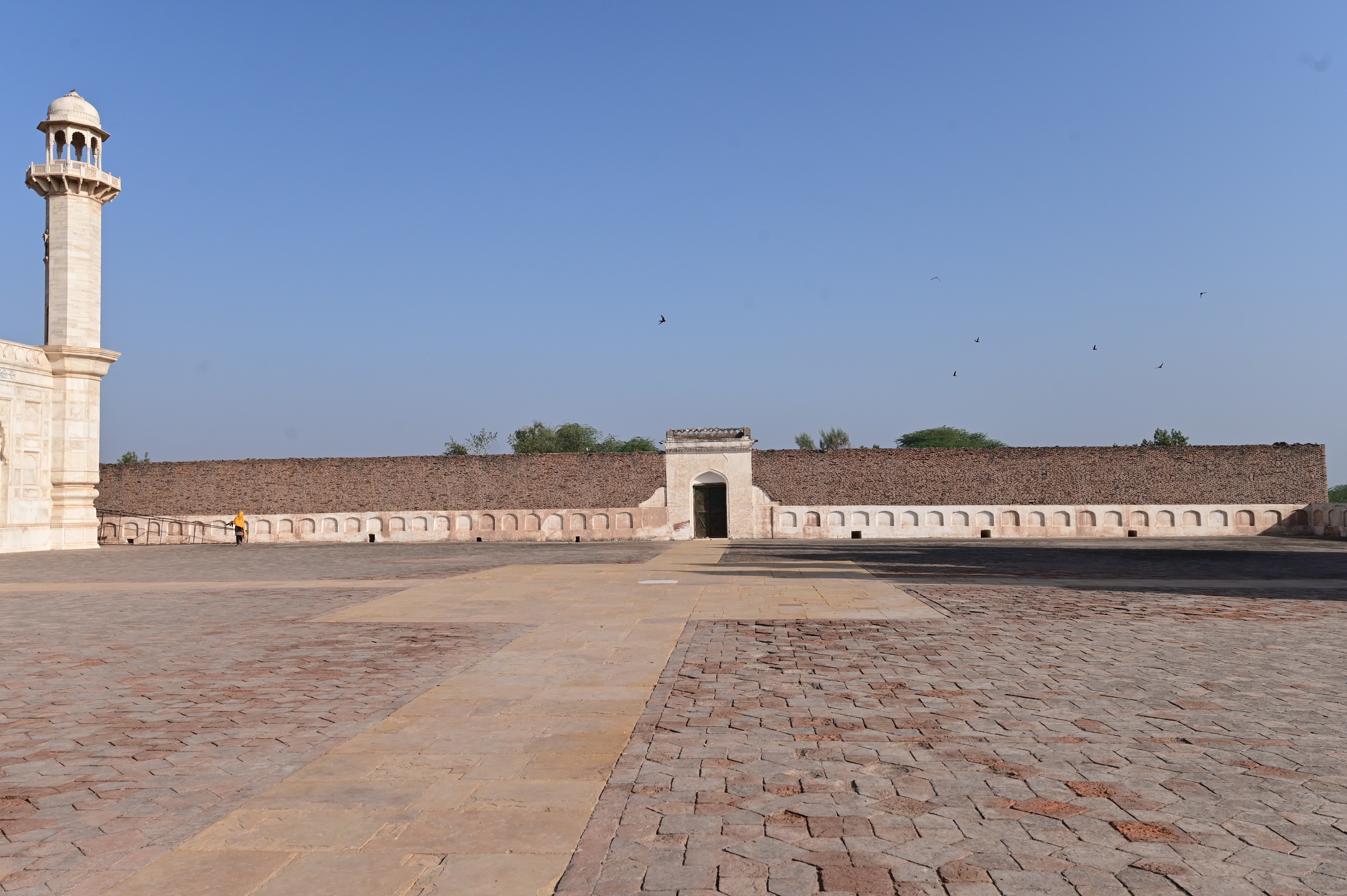 The historic mosque near Derawar Fort
